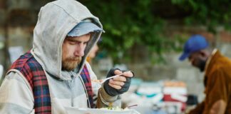 Problema eradicării sărăciei – un pas decisiv spre normalitate